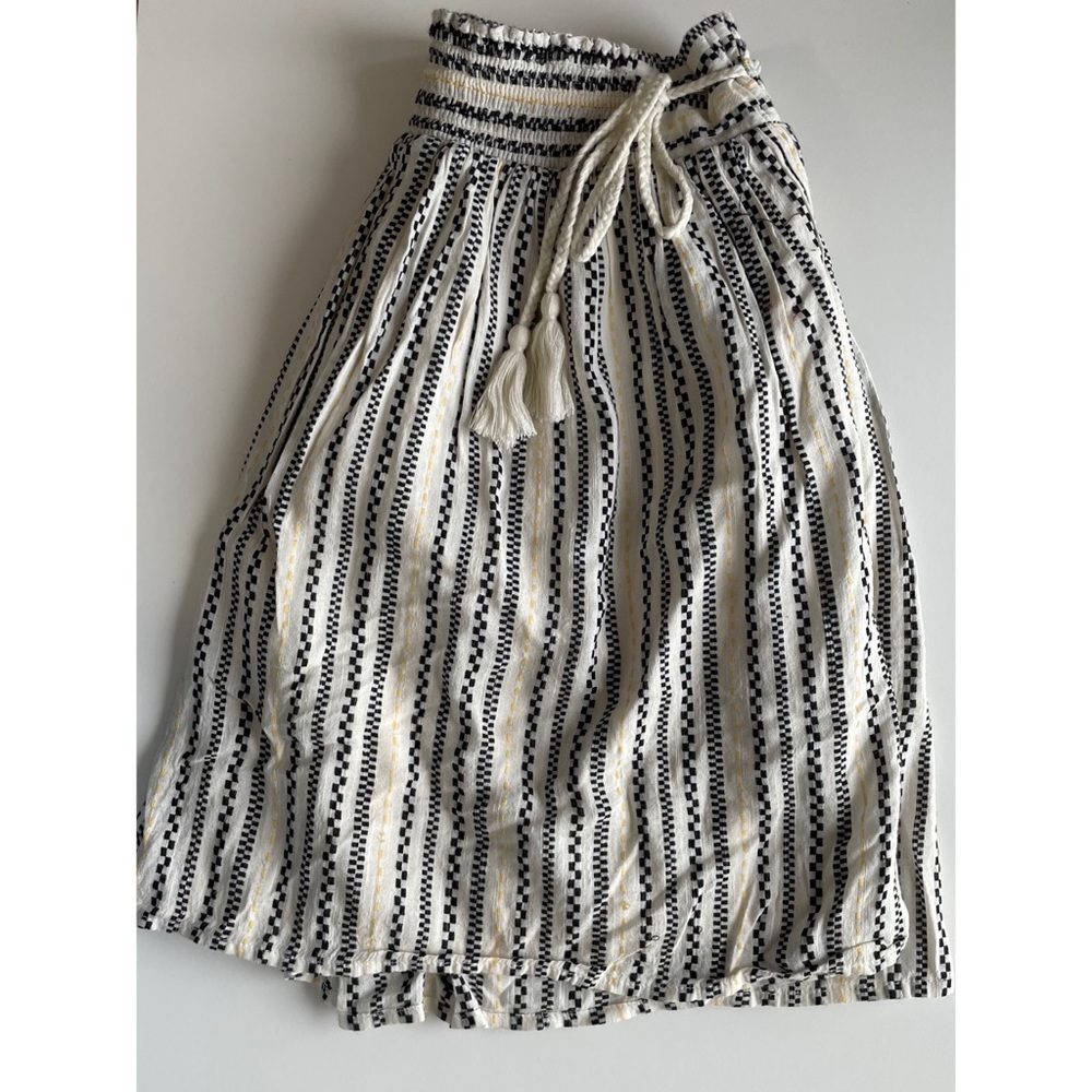✨ SOLD✨ Old navy skirt